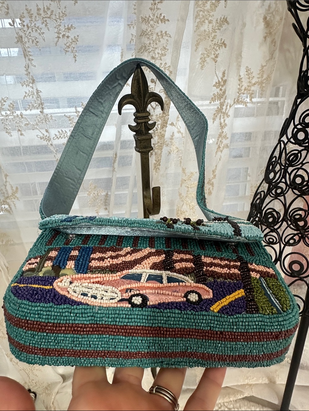 From India to you Las Vegas beaded shoulder bag - Picture 4 of 6